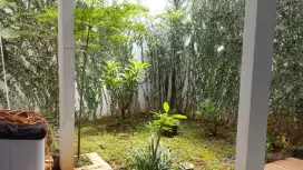 Jual cepat rumah minimalis depan taman di Metland Transyogi