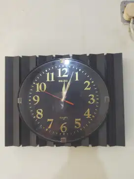 Jam dinding SEIKO