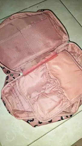 Tempat Pouch Travel/ Tas serbaguna