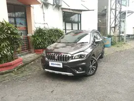 Pajak Panjang - SUZUKI SX4 1.5 S-CROSS BENSIN M/T 2018 ABU