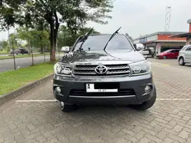 Toyota Fortuner 2.5 G AT 2011 Solar Abu-Abu