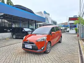 Toyota Sienta 1.5 V Bensin-MT 2017 Orange TKX