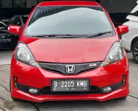 HONDA JAZZ RS AT MERAH 2013