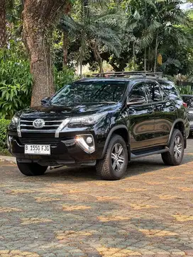 TOYOTA FORTUNER 2.4 G AT DIESEL SOLAR 2019 Hitam