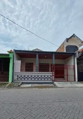 Rumah Karang Empat dekat Kenjeran, baru renov, siap huni (code:DNDGK)