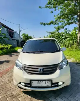 Honda Freed 1.5 S Matic 2011