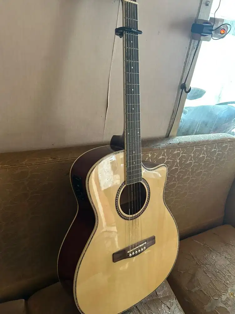 Gitar akustik legecy