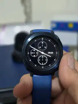 Jam tangan samsung gear sport