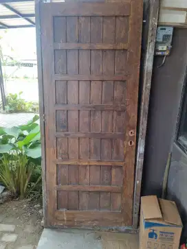 Pintu Dan Kusen Copotan Rumah Baru Bahan Kayu Tebal Bagus