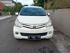 Di jual cepat avanza E matic 2014