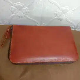 Dompet kulit untuk cincin .