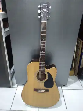 Gitar Yamaha F400