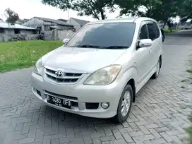 Avanza g mt 2010