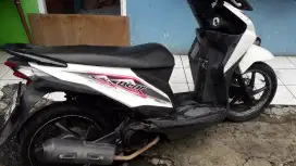 DI JUAL MOTOR HONDA BEAT FI WARNA PUTIH 2013