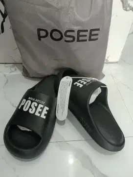 Sandal posee 200% ORI kondisi BARU, anti licin & anti slip