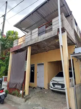Rumah 2 Lantai Tengah Kota dekat Jalan Babaran
