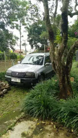 Suzuki Escudo 2001 Bensin