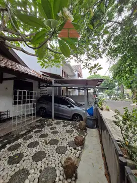 Pondok Indah, Dekat taman, area sangat tenang, Rumah hitung tanah