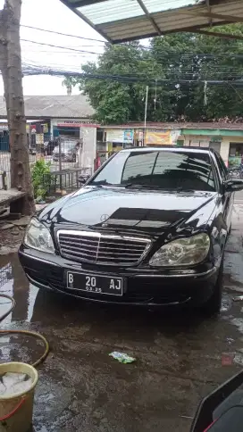 Mercedes benz 2005 warna hitam kondisi bgs sekali pjk hidup