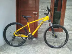 sepeda MTB Polygon cascade 2 ukuran 27,5 frame M