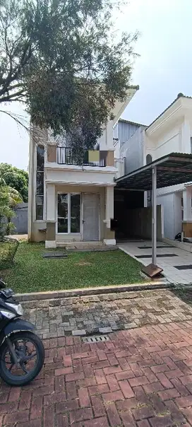 Rumah hoek Ilrosa Gading Serpong Jual cepat