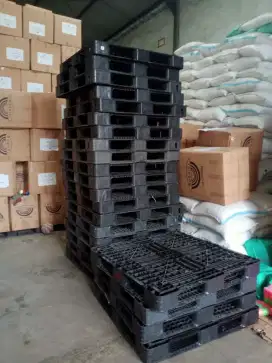 Jual pallet plastik bekas murah palet plastik second ready flat jaring