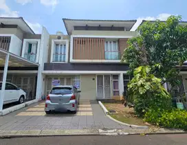 Dijual Rumah Cantik, Siap Huni, At SAN LORENZO ILLAGO Gading Serpong