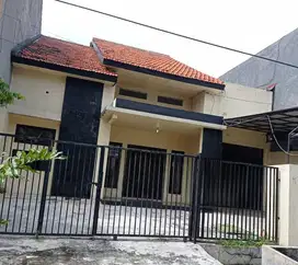 DISEWAKAN RUMAH DI TENGGILIS UBAYA (BISA UTK KOS-KOSAN), SEWA MIN. 2TH