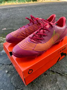 Sepatu Bola Ortuseight