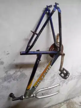 Frame Sepeda Gunung Polygon Monarch