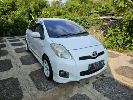 Toyota Yaris E automatic 2012