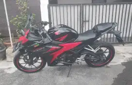 Dijual motor cbr 150CC tahun 2019