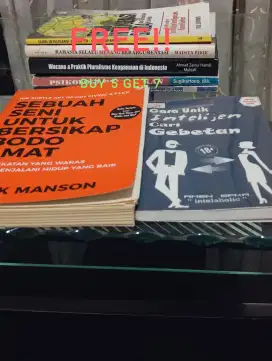 BUKU-BUKU BEKAS TERAWAT BACAAN MURAH. 7 BUKU CUMAA 98K