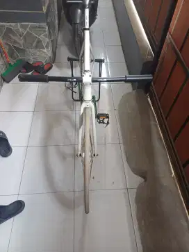 Jual fixie + aksesoris 3 jt saja