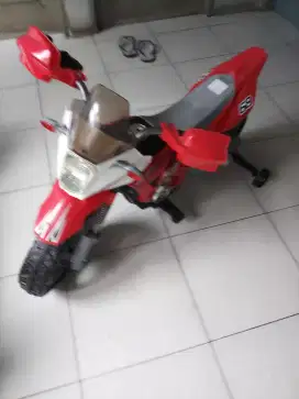 Motor motoran,bisa charger