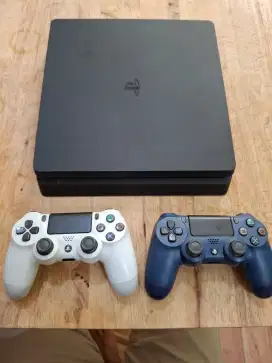 Play Station 4 Slim 1 TB