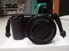 DIJUAL CEPAT KAMERA SONY ZV E-10 | 2021