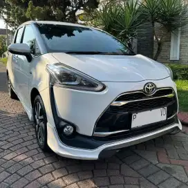 Toyota Sienta Q AT 2017