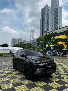 Fortuner 2.4 VRZ TRD Facelift 2020