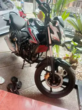 Cb 150R 2013 tangan pertama dari baru cb150