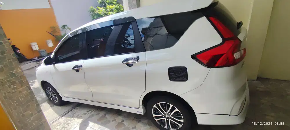 Suzuki Ertiga 2022/2023 Hybrid