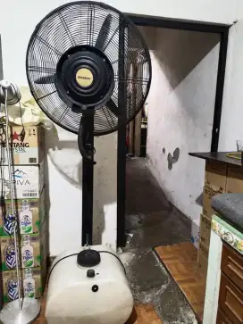 Krisbow Misty Fan 30INC 60L 330W