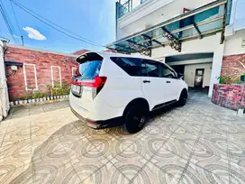 Low km 19rb innova venturer diesel 2022