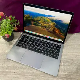 MacBook Air 13inch 2018 i5 16/512