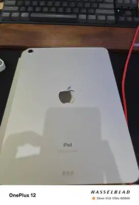 iPad Pro 11 Inch 2018 64 GB - Bonus Pencil + Case