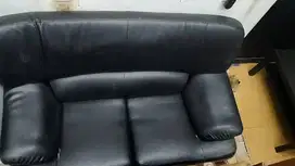 Sofa Hitam 2-seater