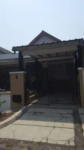 Disewakan rumah 1 lantai LT 180 m²