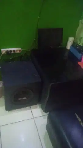 Satu sett audio karoke