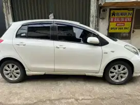 Yaris putih mesin bagus