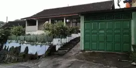 RUMAH BESAR DI LERENG BUKIT DENGAN VIEW KOTA KABUPATEN WONOGIRI